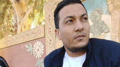 صورة وفاة صحافي أضرم النار بنفسه تفجر احتجاجات في تونس