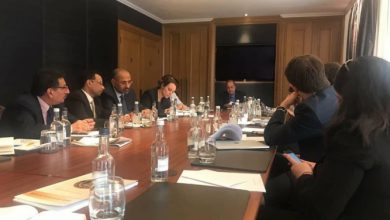 صورة الرئيس عيدروس الزبيدي يلتقي عددا من ممثلي المنظمات الدولية غير الحكومية في لندن