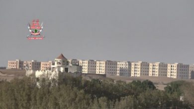 صورة قصف حوثي مكثف على مواقع العمالقة في الصالح بالحديدة