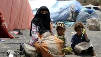 صورة بين نهبها واحراقها.. الحـوثيون يواصلون عرقلة توزيع المساعدات الاممية للمستحقين
