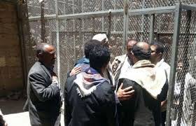 صورة تقرير حقوقي يتهم الحوثيين  بارتكاب 636 انتهاكا بحق المدنيين