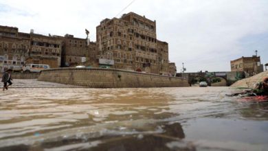 صورة صحيفة دولية: السيول تعمق الأزمة الإنسانية في اليمن
