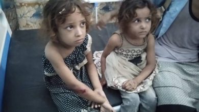 صورة الحديدة.. استشهاد وإصابة 4 أطفال إثر قصف المليشيات الحوثية مدينة حَيْس 