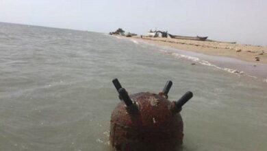 صورة التحالف يدمر 5 ألغام بحرية حوثية جنوب البحر الأحمر