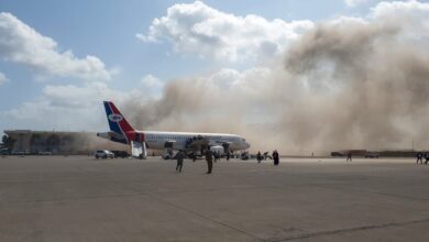 صورة وزير النقل يوجه بعودة الملاحة الجوية لمطار عدن الدولي