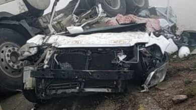 صورة حضرموت.. مصرع وإصابة 12 شخص في حادث مروع على طريق بين الشحر والحامي