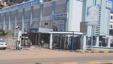 صورة مجلس اللجان النقابية بشركة النفط في العاصمة عدن يستنكر إصدار بيان باسمه من قبل إدارة الشركة