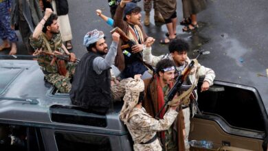 صورة مليشيا الحوثي تنفذ حملة جبايات جديدة على البنوك والمحلات التجارية في مناطق سيطرتها