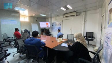 صورة مركز الملك سلمان ينظم بالعاصمة عدن دورة تدريبية للأطباء في مكافحة فيروس كورونا