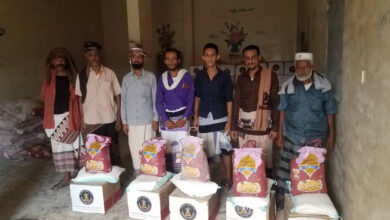 صورة القيادة المحلية لـ انتقالي المسيمير تدشن توزيع السلال الغذائية لأسر الشهداء بالمديرية