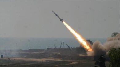 صورة مليشيا الحوثي تقصف مأرب بصاروخ بالستي