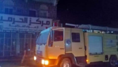 صورة سقطرى.. إخماد حريق بمحل تجاري في حديبو
