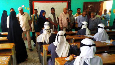 صورة انتقالي لحج يتفقد سير امتحانات الثانوية العامة في الحوطة