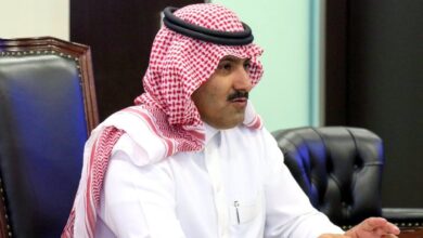 صورة السفير آل جابر يبحث مع ممثلين عن حكومة المناصفة تنفيذ اتفاق الرياض