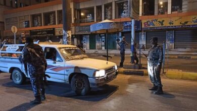 صورة الأجهزة الأمنية تلقي القبض على ثلاثة متهمين في اشتباكات قبلية بساحل حضرموت