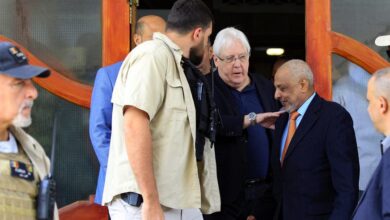 صورة المبعوث الأمريكي يبحث مع غريفيث نتائج زيارته إلى العاصمة اليمنية صنعاء