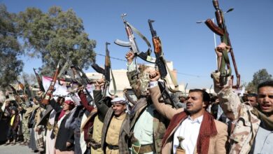 صورة مليشيا الحوثي تبتز زعماء القبائل بالدفع أو التجنيد