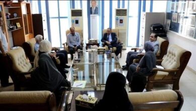 صورة وزير النقل يناقش مع رئيس هيئة المنطقة الحرة إعداد التصاميم والدراسات لمشروع مطار عدن المستقبلي