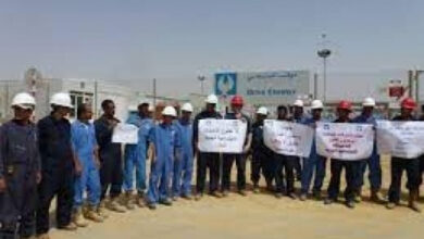 صورة تعليق إضراب عمال شركة النفط بساحل حضرموت