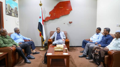 صورة اللواء بن بريك يلتقي أعضاء الهيئة الإدارية للجمعية الوطنية من أبناء حضرموت