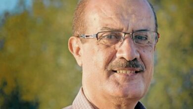 صورة محافظ العاصمة عدن يعزي بوفاة الهامة التربوية الأستاذ محمد ناصر