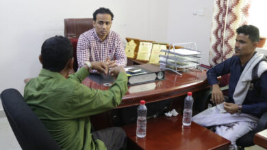 صورة السقاف يناقش مع مدير مكتب الشباب والرياضة في #الحديدة اليمنية إمكانية إقامة برنامج رياضي لـ #نازحي_تهامة