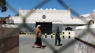 صورة مجلس الأمن يدين اقتحام الحوثيين للسفارة الأمريكية في صنعاء ويدعو إلى الإفراج الفوري عن موظفيها المعتقلين