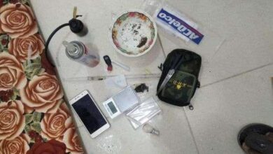 صورة الأجهزة الأمنية تداهم وتضبط مروجي مخدرات متلبسين في ساحل حضرموت