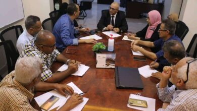 صورة اجتماع يناقش استعدادات مؤسسة المياه لمواجهة احتياجات الصيف في العاصمة عدن