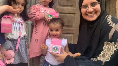 صورة لليوم الثاني .. إدارة المرأة والطفل بانتقالي العاصمة عدن توزع حلويات العيد للاطفال