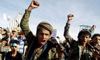 صورة سياسي يمني : الحوثي يستغل الهدنة لتحقيق مكاسب سياسية واقتصادية