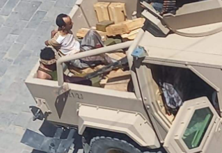 صورة أسرى متمردي الإخوان يعترفون باستخدام منازل المواطنين ثكنات للقناصة في عتق
