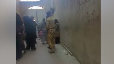 صورة تحت مبرر “عدم دفع الإيجارات”.. ميليشيات الحوثي تقتحم منزل أكاديمية في صنعاء اليمنية
