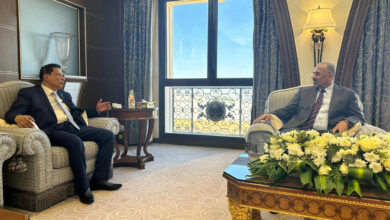 صورة الرئيس الزُبيدي يطّلع على الأوضاع العامة في محافظة المهرة
