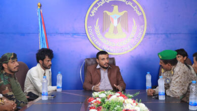 صورة رئيس تنفيذية انتقالي شبوة يلتقي قيادة اللواء السابع صاعقة