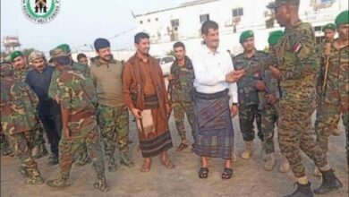 صورة قائد حزام عدن يتفقد النقاط الأمنية بأول أيام العيد