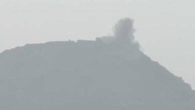 صورة القوات الجنوبية تستهدف مصادر نيران مليشيا الحوثي بجبهة حيفان شمالي لحج 