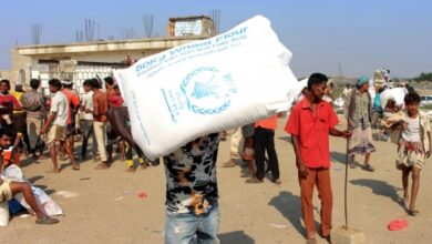 صورة الغذاء العالمي يعلن قطع المساعدات عن سبعة مليون يمني” لهذا السبب”