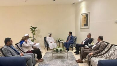 صورة هيئة التشاور والمصالحة تناقش الأوضاع السياسية والإقتصادية مع السفير الاماراتي