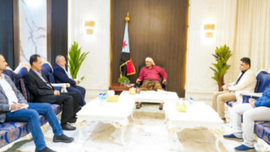 صورة الرئيس الزُبيدي يؤكد دعمه استقلالية نقابة الصحفيين الجنوبيين
