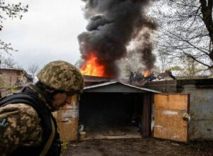 صورة مستشار سابق للبنتاجون: أوكرانيا تصارع الموت