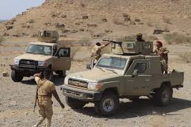 صورة القوات الجنوبية تخمد نيران مليشيات الحوثي في جبهة المحلحل الحدودية شمالي أبين