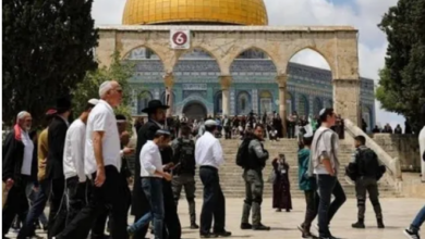 صورة آلاف المستوطنين يقتحمون المسجد الأقصى استعداداً لرأس السنة العبرية