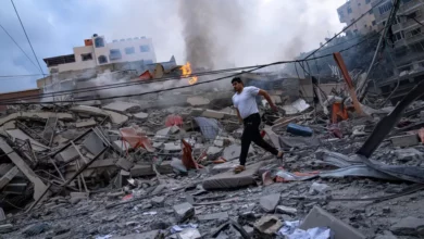 صورة إسرائيل تدك غزة وتعلن ارتفاع عدد قتلاها لـ1200.. وحماس ترد بالصواريخ