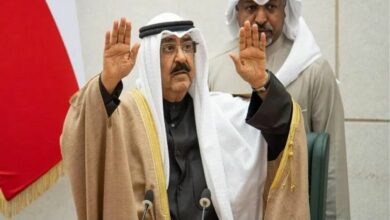 صورة الشيخ مشعل الأحمد الجابر الصباح يؤدي اليمين الدستورية أميرا للكويت
