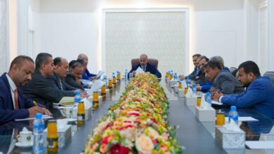 صورة الرئيس الزُبيدي يترأس اجتماعا للقيادة التنفيذية العُليا بالمجلس الانتقالي الجنوبي