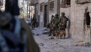 صورة اليوم الـ160 للحرب.. الغارات تغتال «صيام غزة» و«مدفع التوتر» يضرب الضفة